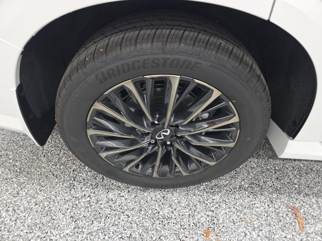 new 2026 INFINITI QX80 car, priced at $105,075