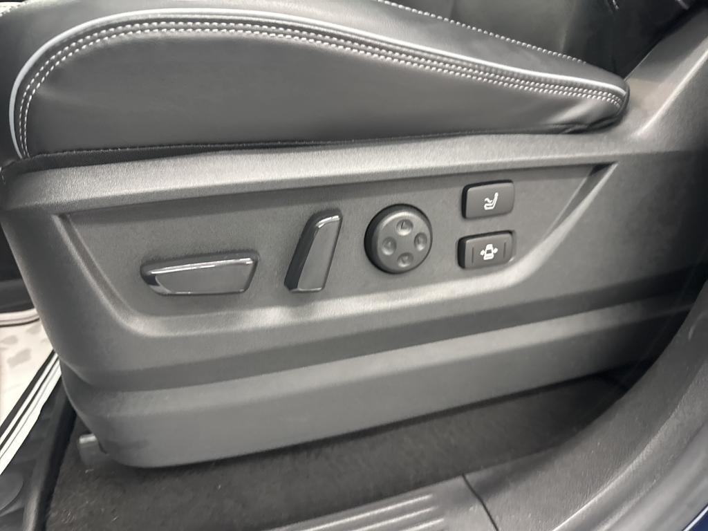 used 2025 INFINITI QX80 car, priced at $73,994