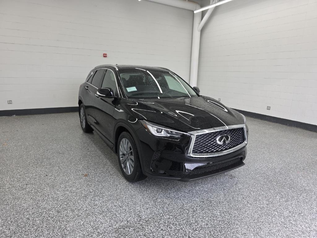 new 2025 INFINITI QX50 car, priced at $36,870