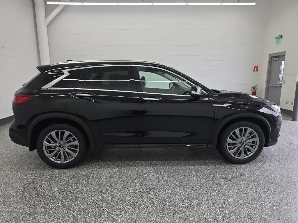 new 2025 INFINITI QX50 car, priced at $36,870