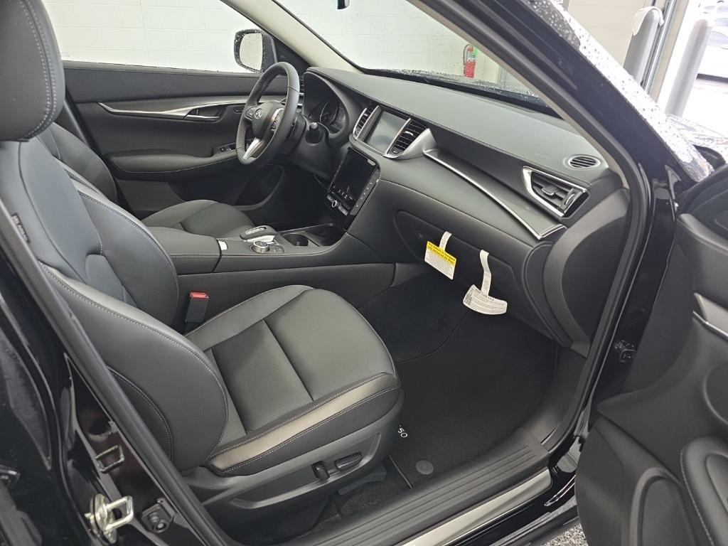 new 2025 INFINITI QX50 car, priced at $36,870