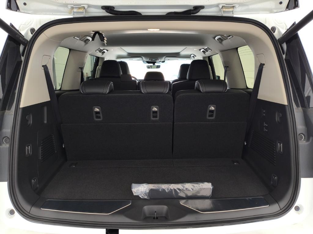 new 2025 INFINITI QX80 car, priced at $89,100