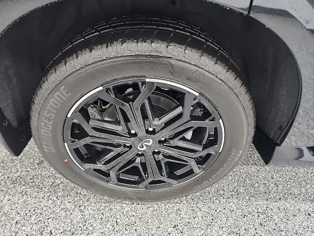 new 2026 INFINITI QX80 car, priced at $93,101