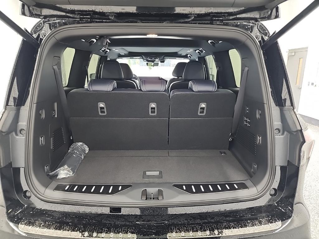 new 2026 INFINITI QX80 car, priced at $93,101