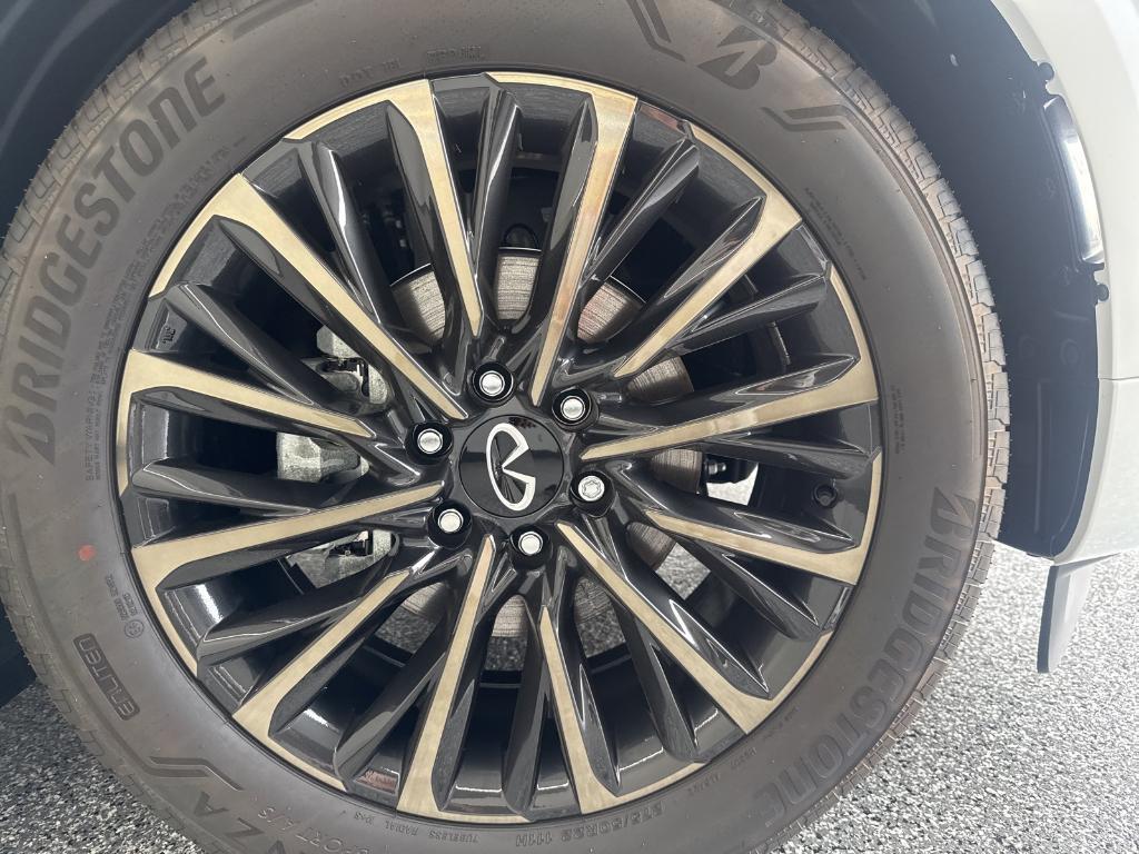 new 2026 INFINITI QX80 car, priced at $114,312
