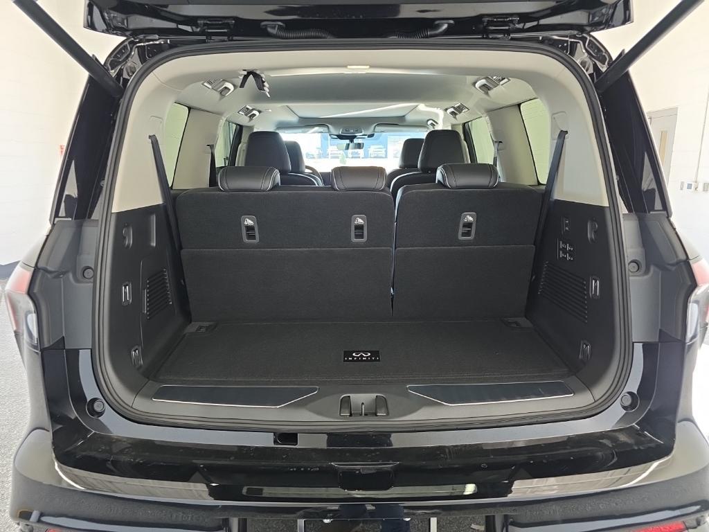 new 2026 INFINITI QX80 car, priced at $85,675