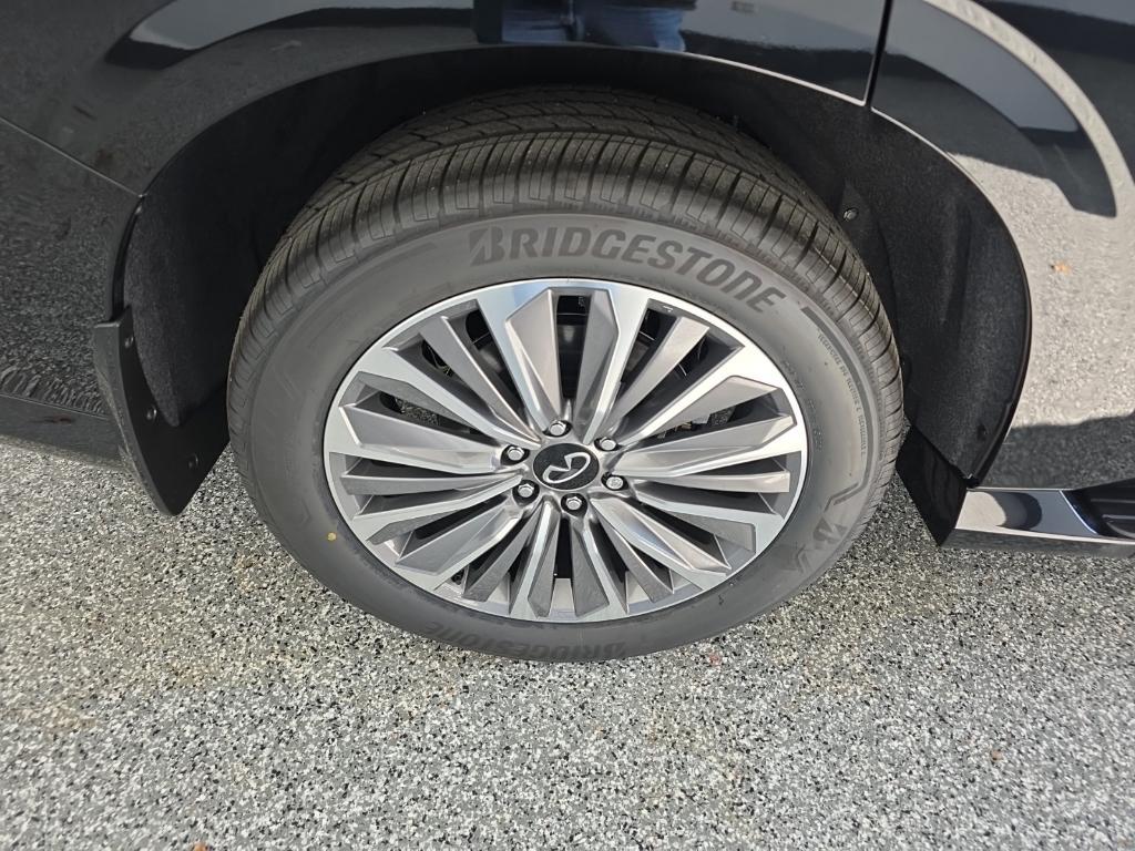 new 2026 INFINITI QX80 car, priced at $85,675