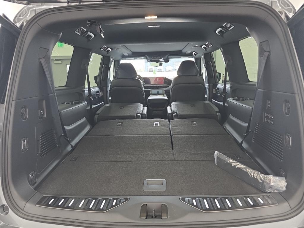 new 2026 INFINITI QX80 car, priced at $95,101