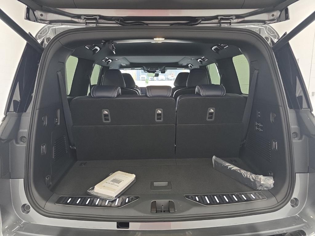 new 2026 INFINITI QX80 car, priced at $95,101