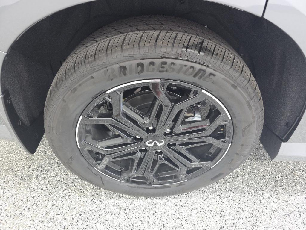 new 2026 INFINITI QX80 car, priced at $95,101