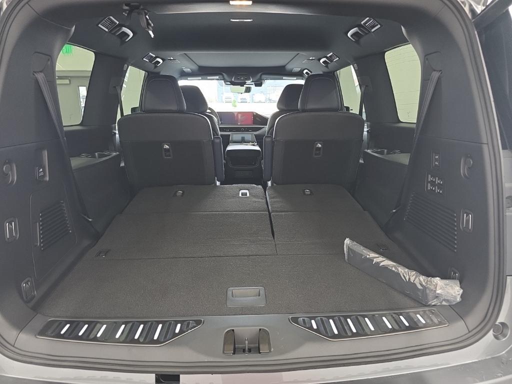 new 2026 INFINITI QX80 car, priced at $95,101