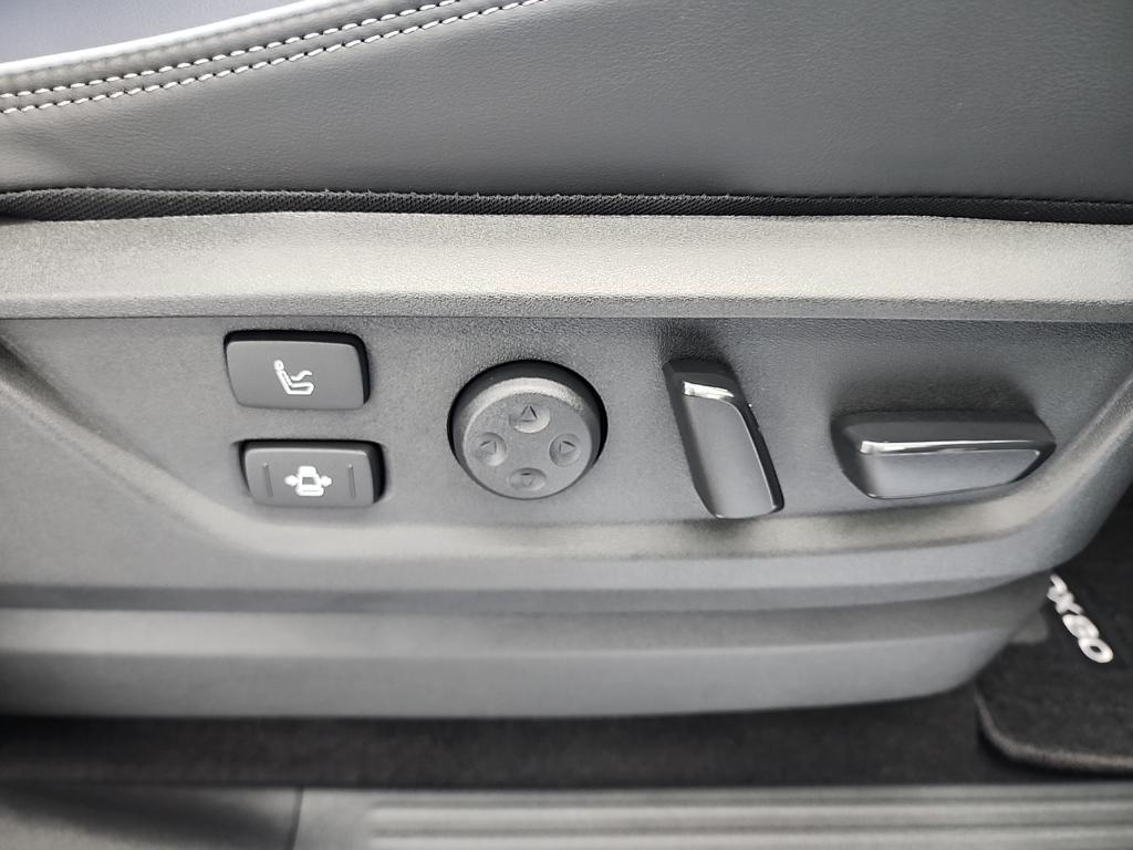 new 2026 INFINITI QX80 car, priced at $93,101