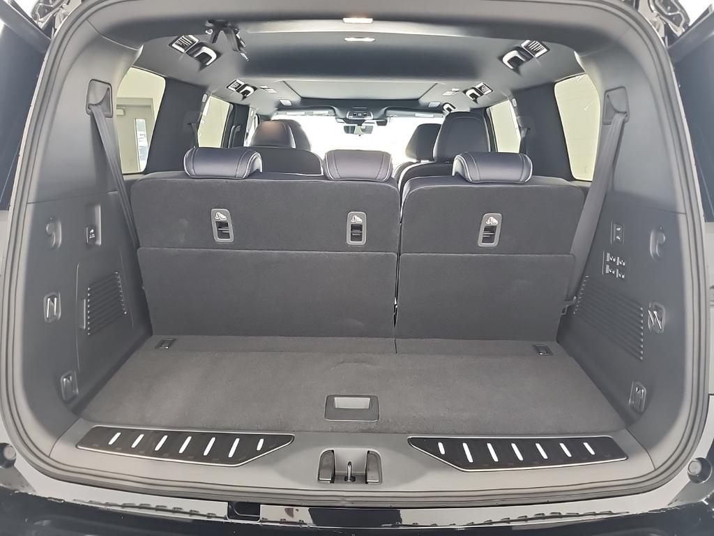 new 2026 INFINITI QX80 car, priced at $93,101