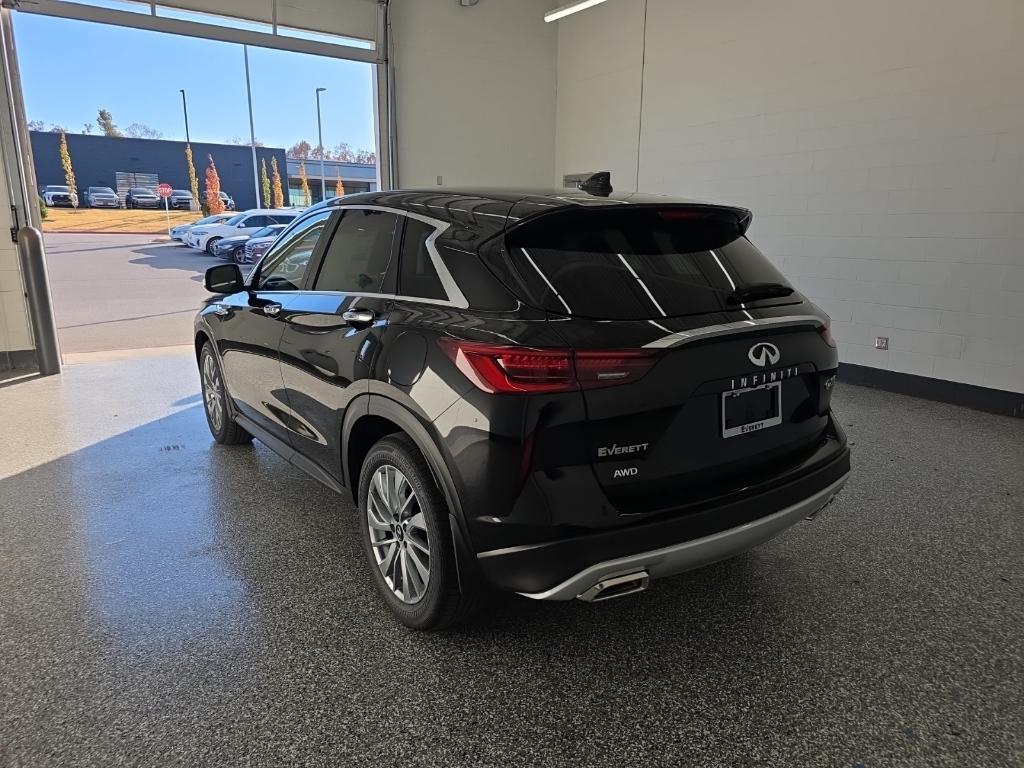 new 2025 INFINITI QX50 car, priced at $33,085