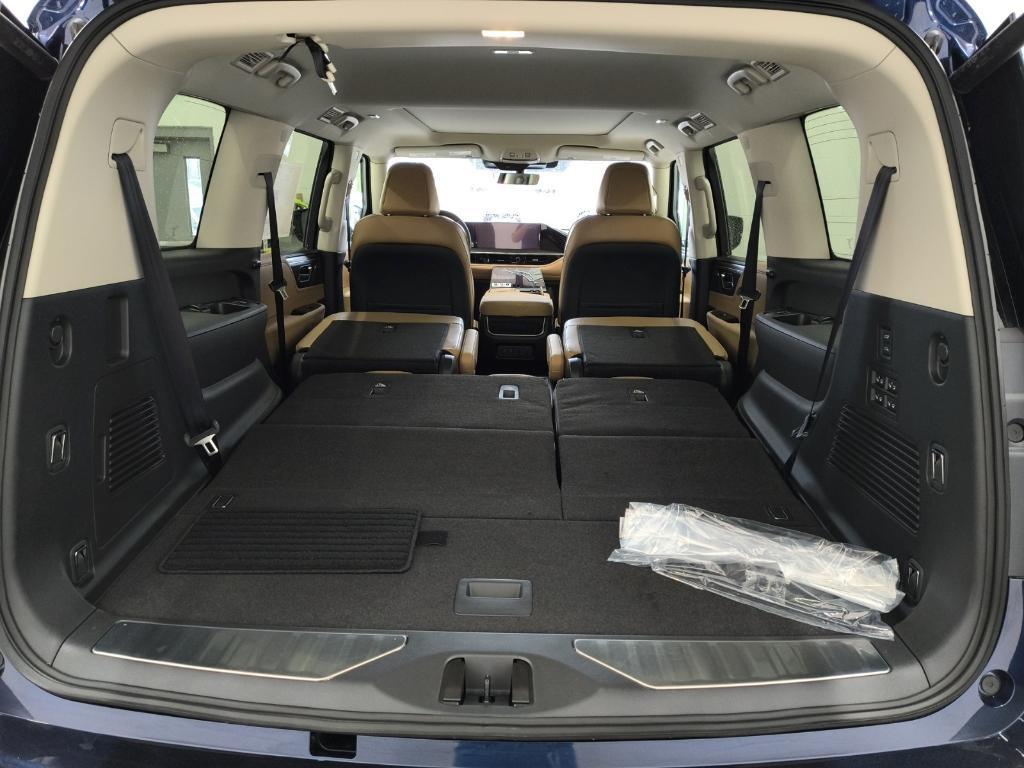 new 2025 INFINITI QX80 car, priced at $88,895