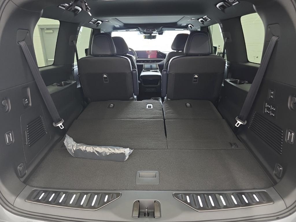 new 2026 INFINITI QX80 car, priced at $93,011