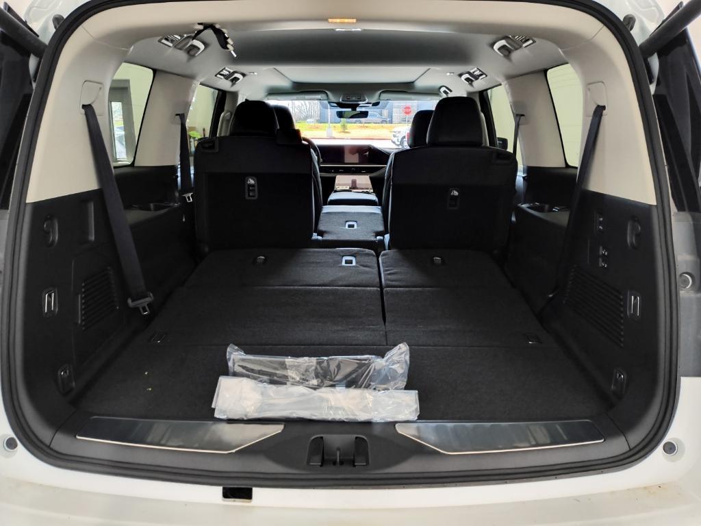 new 2025 INFINITI QX80 car, priced at $89,100