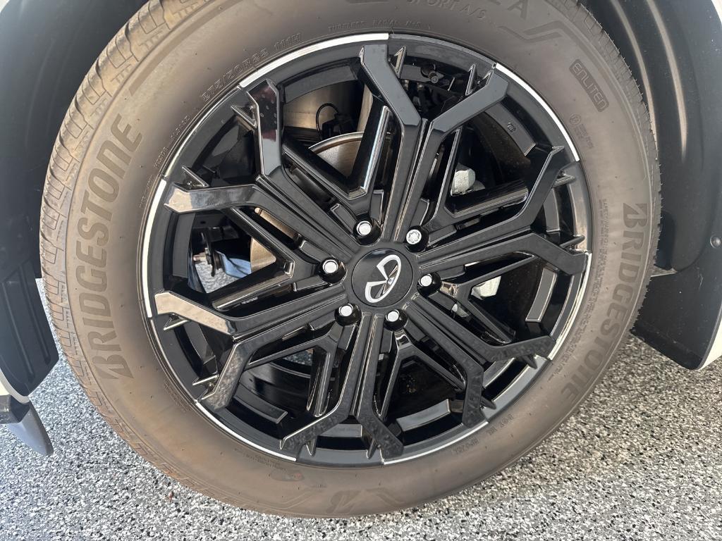 new 2026 INFINITI QX80 car, priced at $93,296