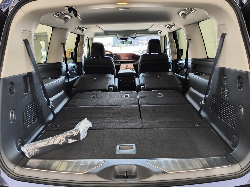 new 2025 INFINITI QX80 car, priced at $85,795