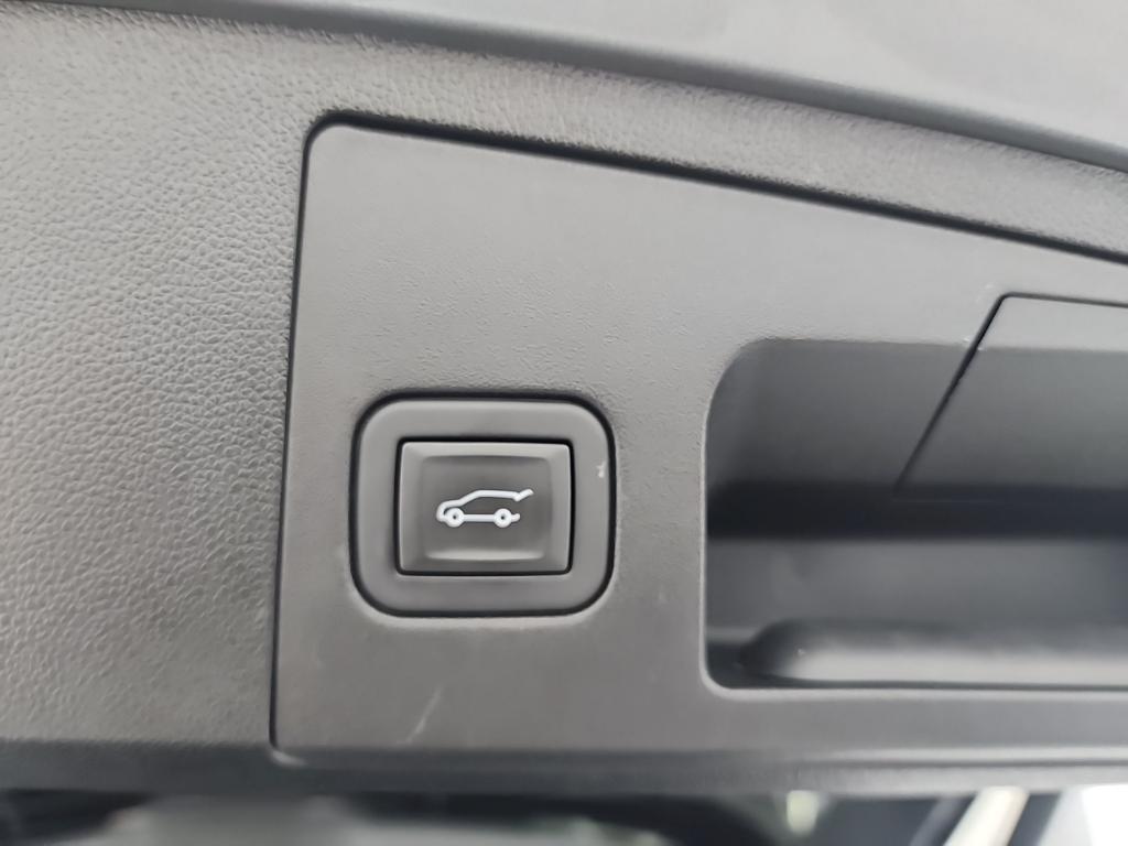 used 2023 Cadillac XT4 car, priced at $32,887