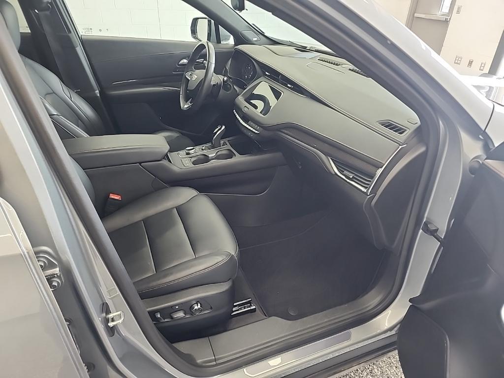 used 2023 Cadillac XT4 car, priced at $32,887