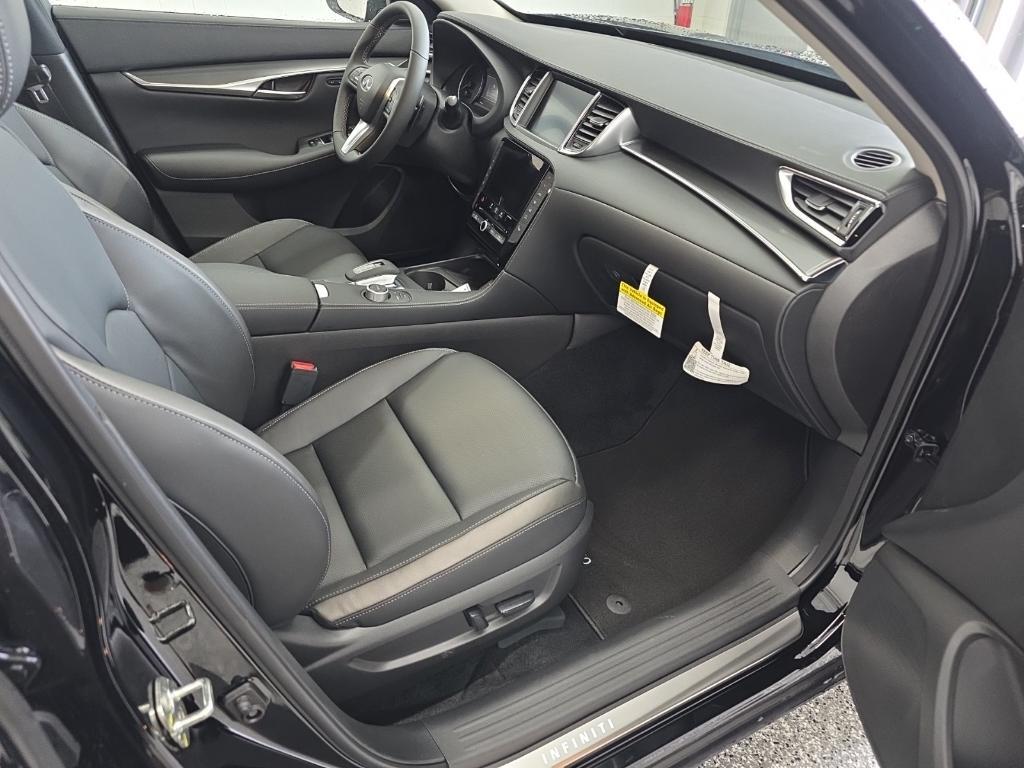 new 2025 INFINITI QX50 car, priced at $36,870