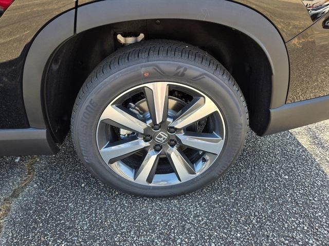 new 2025 Honda Pilot car, priced at $55,260