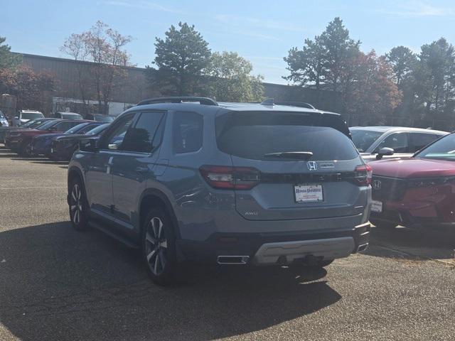 new 2025 Honda Pilot car, priced at $52,140