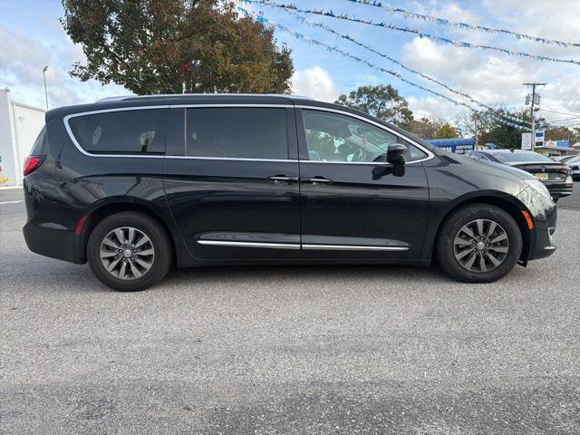 used 2019 Chrysler Pacifica car, priced at $15,995