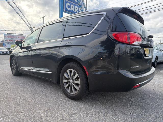 used 2019 Chrysler Pacifica car, priced at $15,995