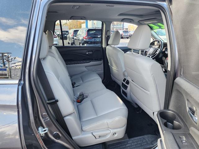 used 2022 Honda Pilot car, priced at $30,991