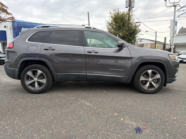 used 2019 Jeep Cherokee car, priced at $16,213