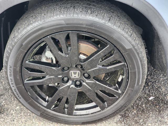 used 2022 Honda Pilot car, priced at $29,000