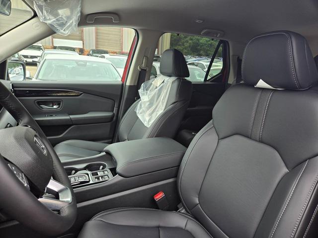 new 2025 Honda Pilot car, priced at $48,985