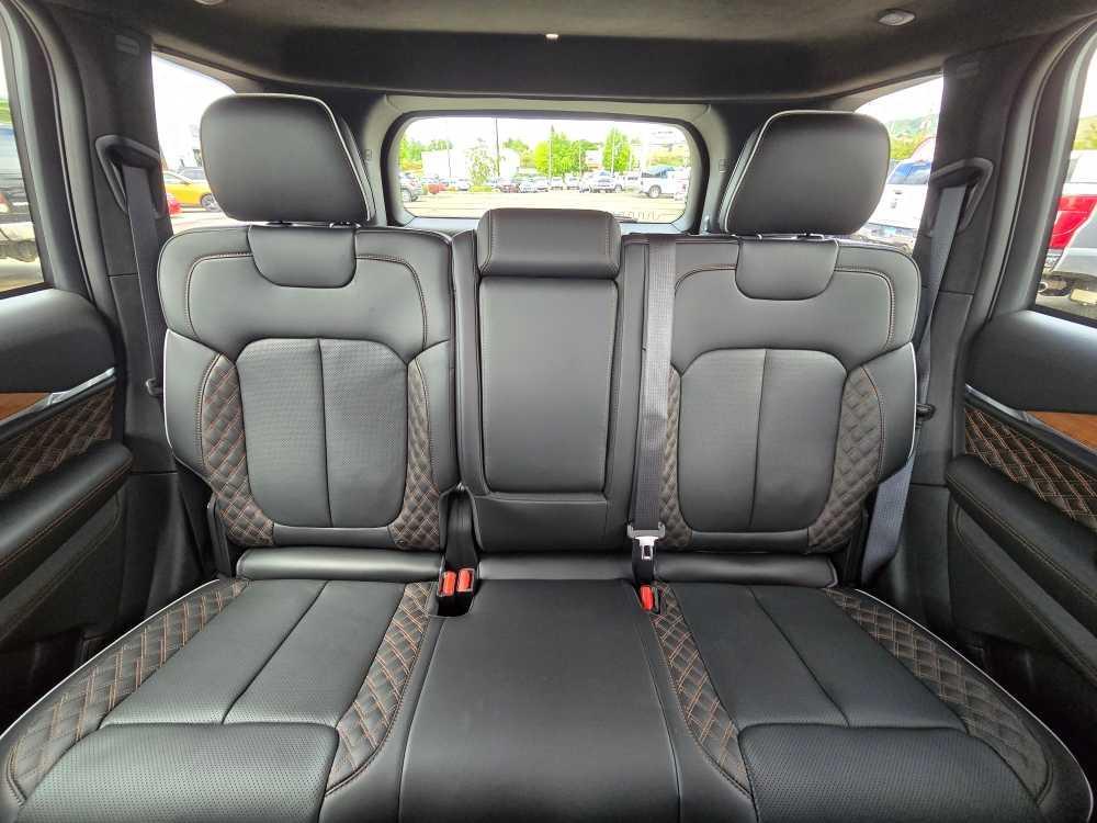 new 2025 Jeep Grand Cherokee car, priced at $60,495