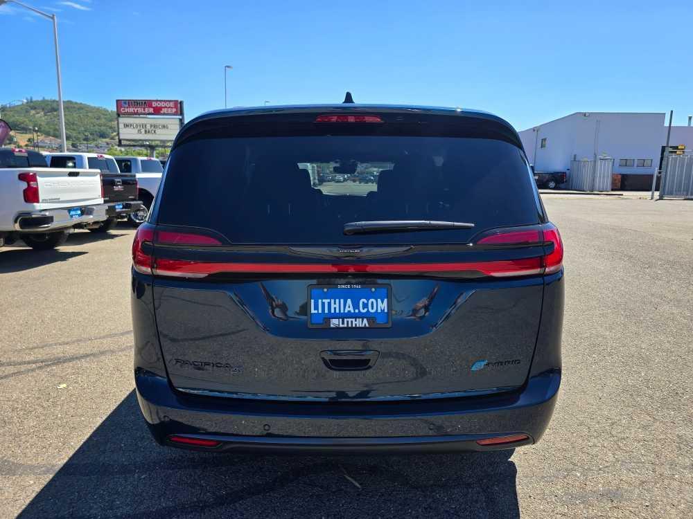 new 2025 Chrysler Pacifica Hybrid car, priced at $52,495