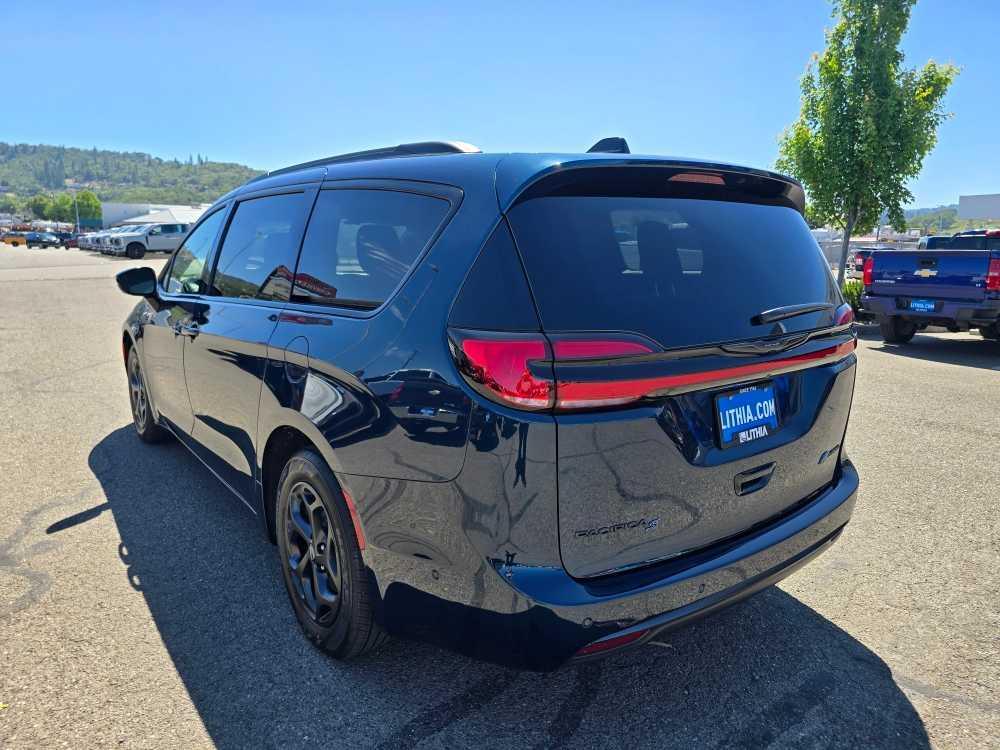 new 2025 Chrysler Pacifica Hybrid car, priced at $52,495