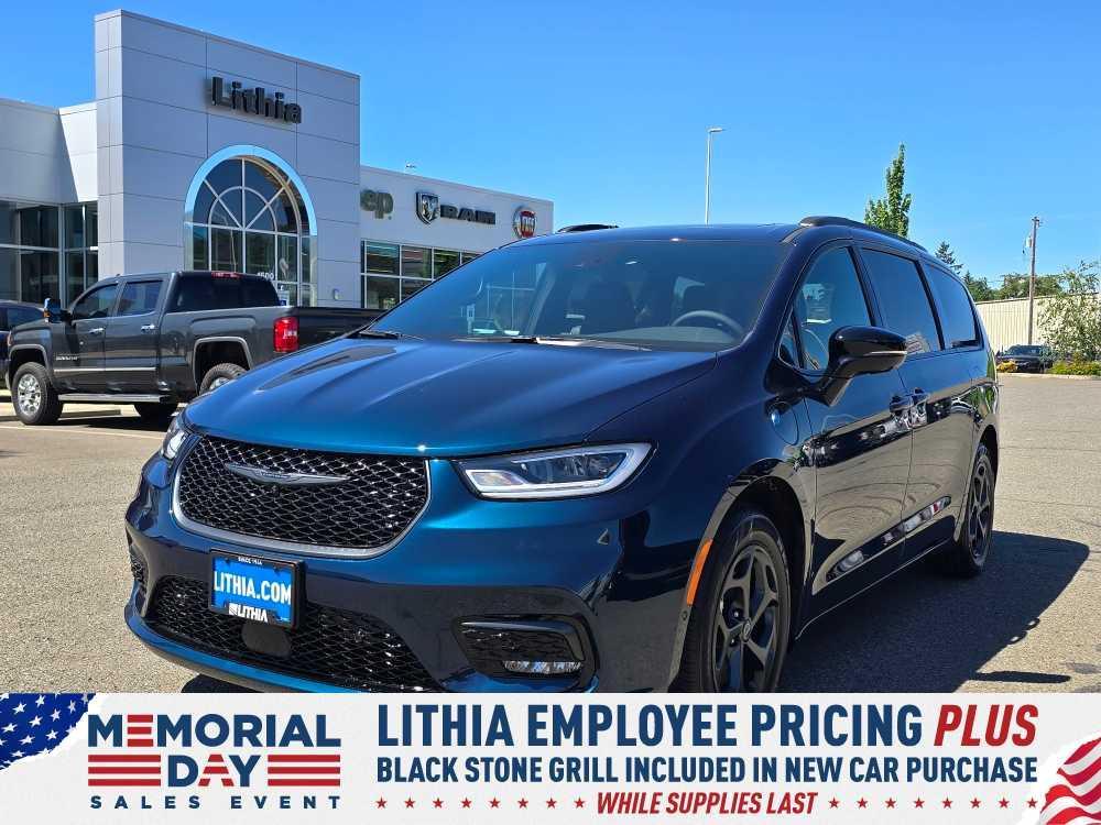 new 2025 Chrysler Pacifica Hybrid car, priced at $53,495