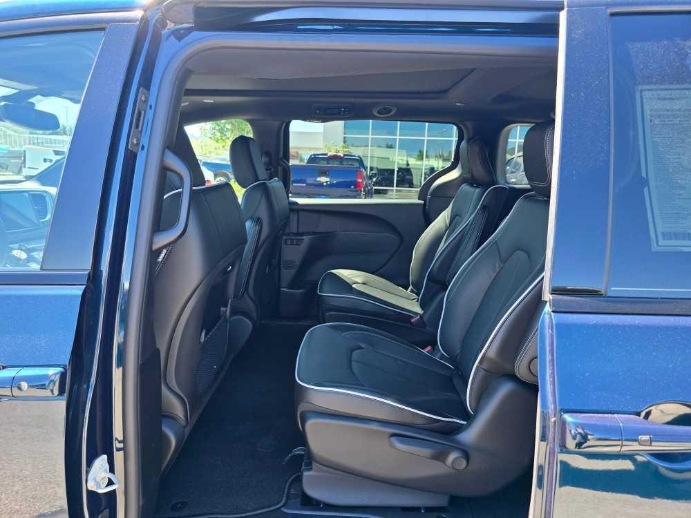 new 2025 Chrysler Pacifica Hybrid car, priced at $52,495