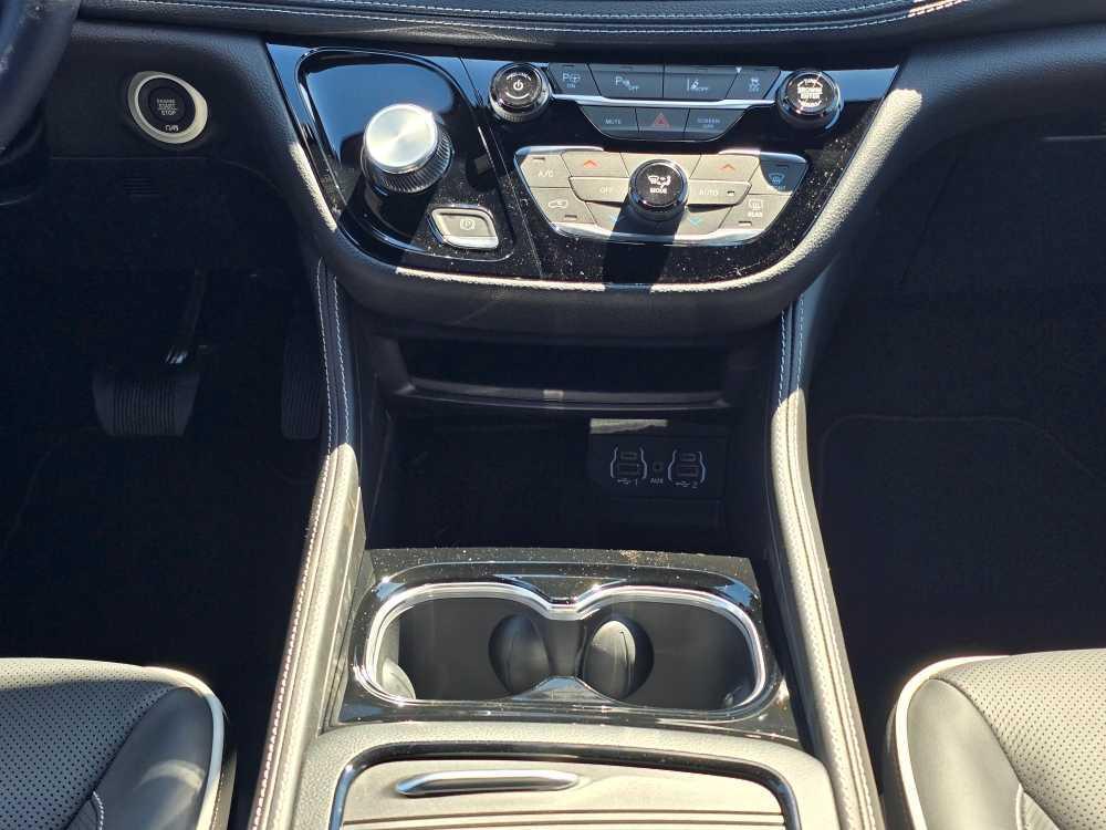 new 2025 Chrysler Pacifica Hybrid car, priced at $52,495