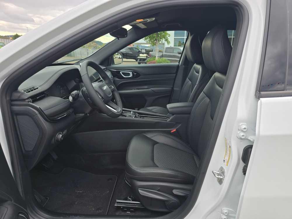 new 2026 Jeep Compass car, priced at $30,495