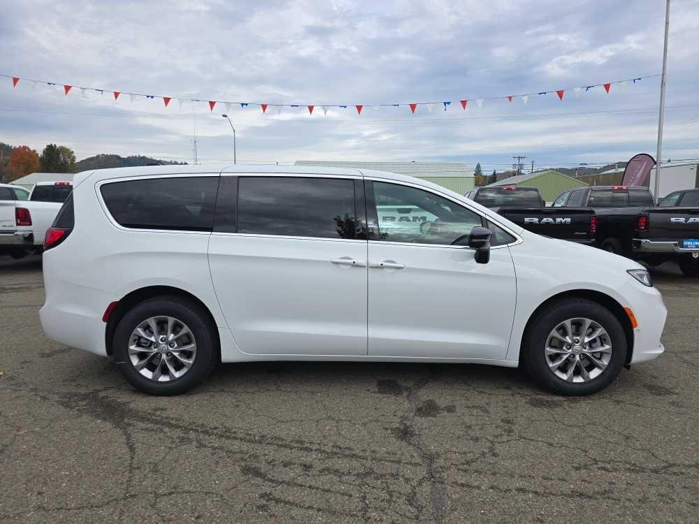 new 2026 Chrysler Pacifica car, priced at $47,995