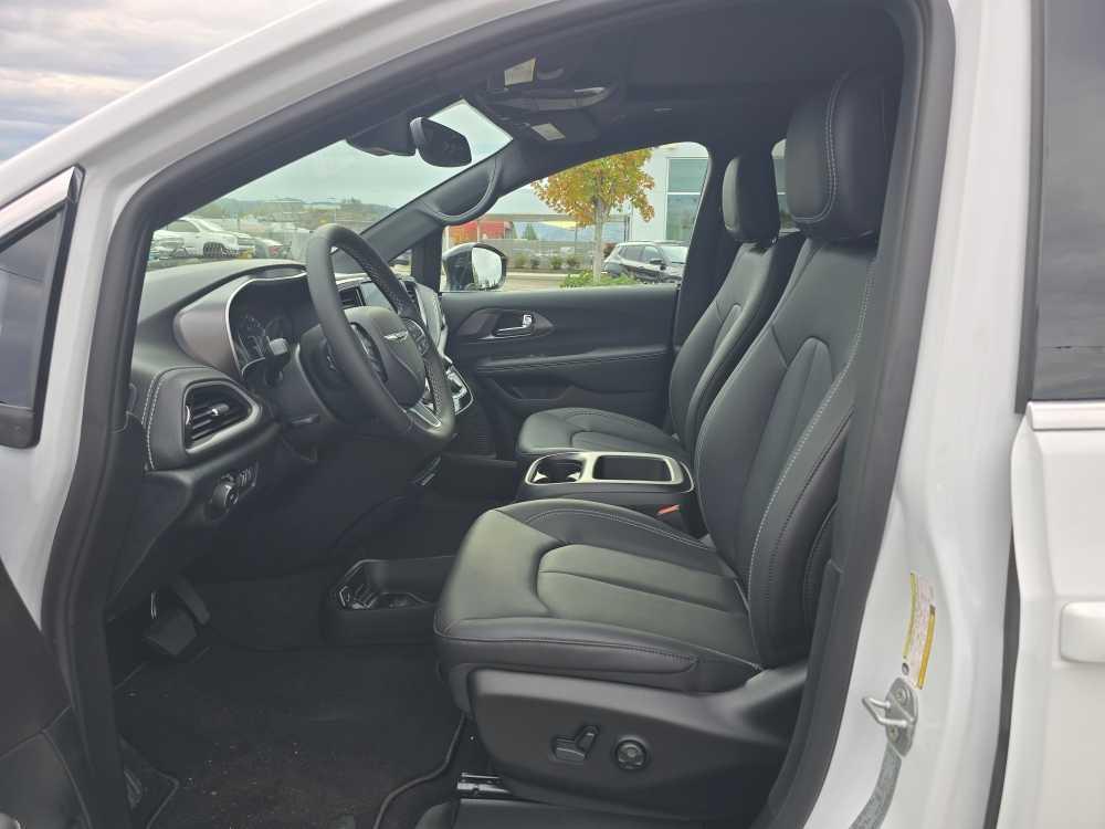 new 2026 Chrysler Pacifica car, priced at $47,995