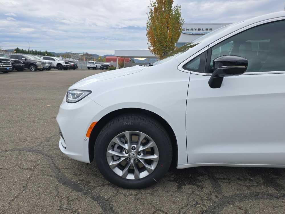 new 2026 Chrysler Pacifica car, priced at $47,995