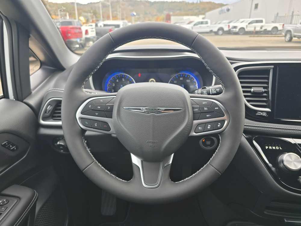 new 2026 Chrysler Pacifica car, priced at $47,995