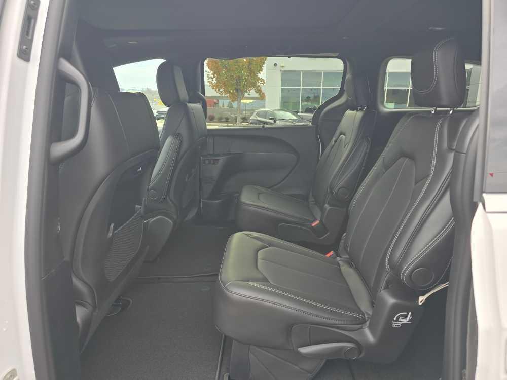 new 2026 Chrysler Pacifica car, priced at $47,995