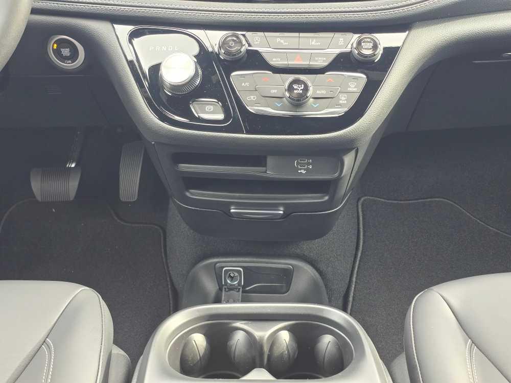 new 2026 Chrysler Pacifica car, priced at $47,995