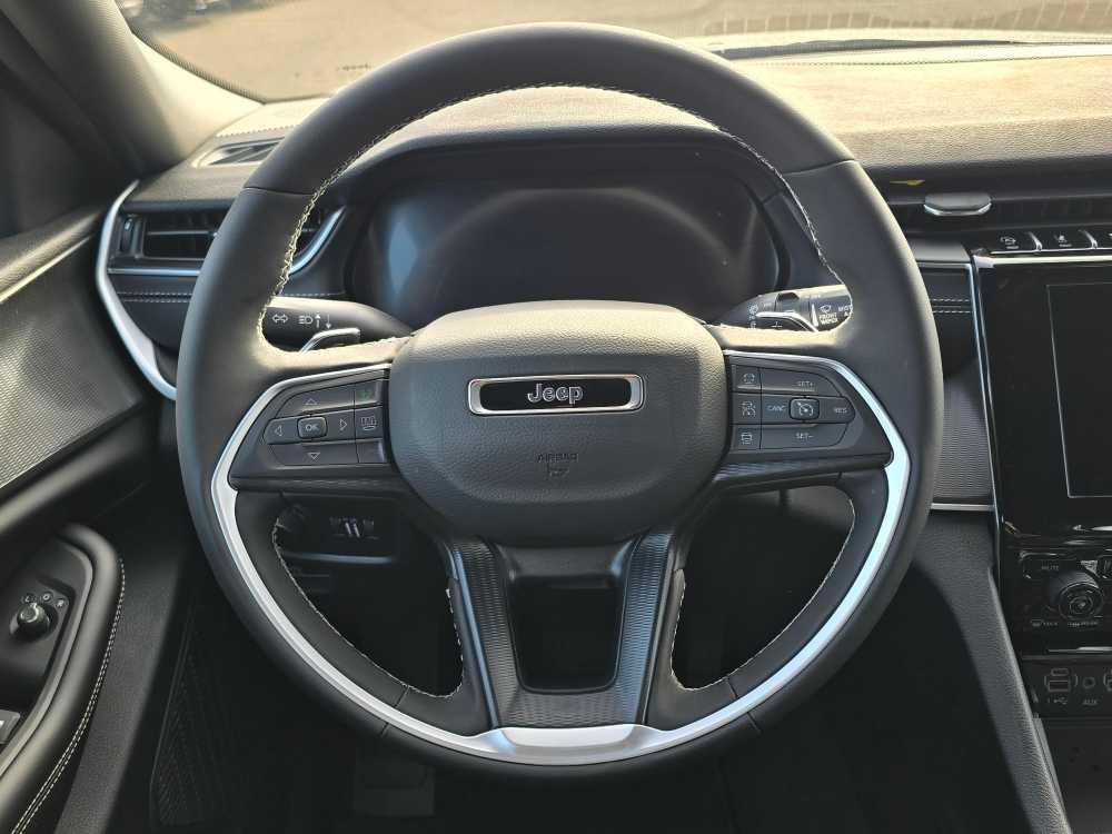 new 2025 Jeep Grand Cherokee L car, priced at $39,995