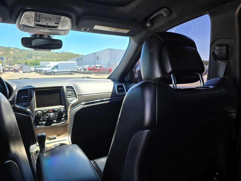 used 2017 Jeep Grand Cherokee car, priced at $15,495