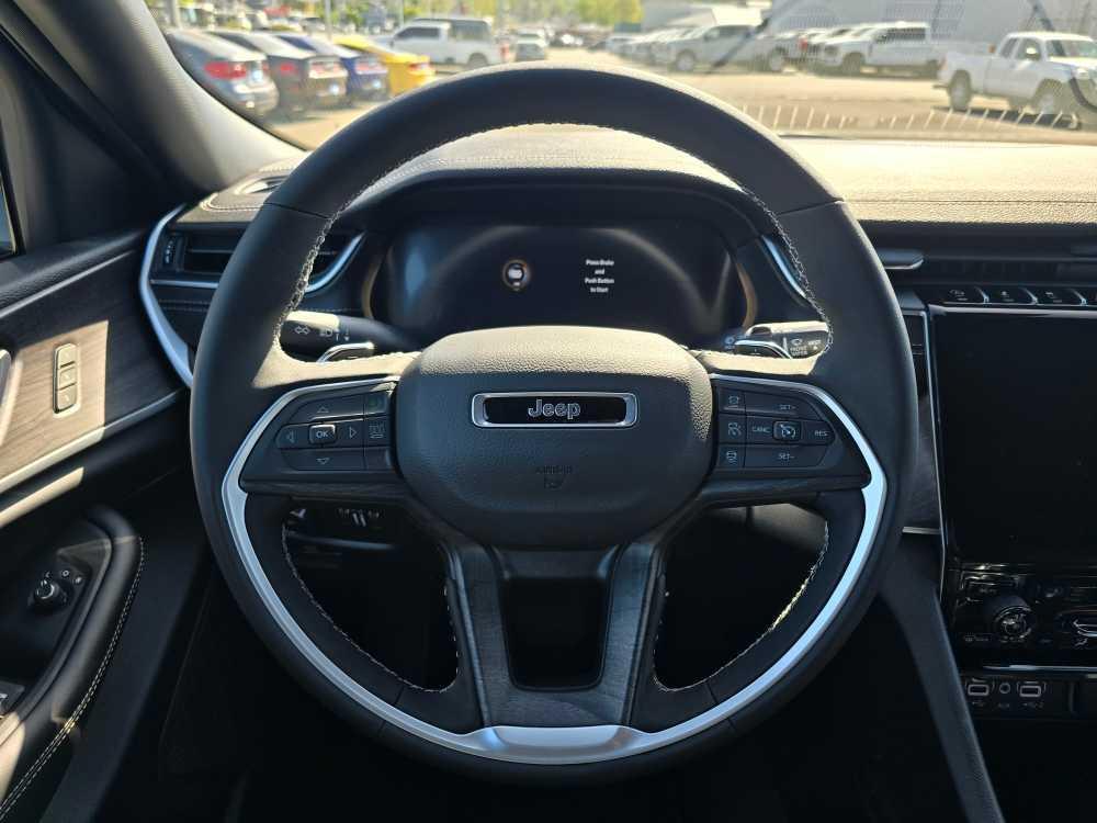 new 2025 Jeep Grand Cherokee car, priced at $46,995